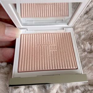 Tom Ford Solieil Neige Highlighter
